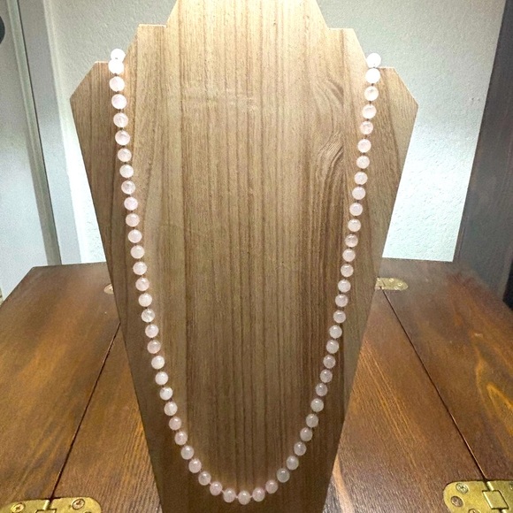 Elegant Pink Beaded Necklace - Picture 1 of 3